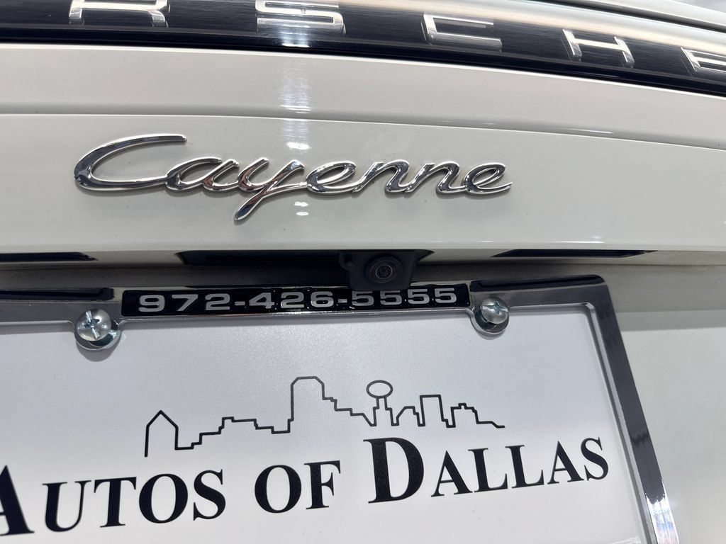 Used 2022 Porsche Cayenne w/ Premium Package AWD/4WD image 22
