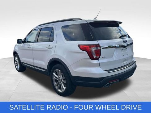 Used 2018 Ford Explorer XLT w/ Equipment Group 202A image 4