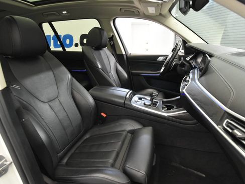 Used 2019 BMW X7 xDrive40i w/ Parking Assistance Package image 16