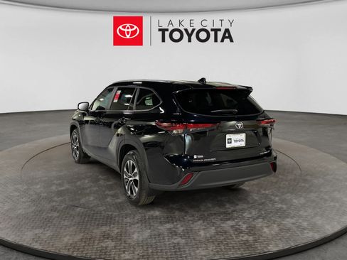 Used 2026 Toyota Highlander XLE AWD/4WD image 5