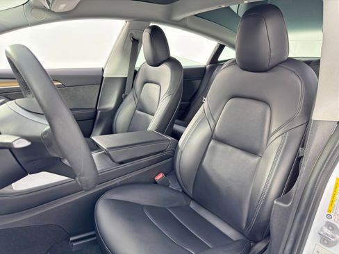 Used 2021 Tesla Model 3 Standard Range Plus image 38