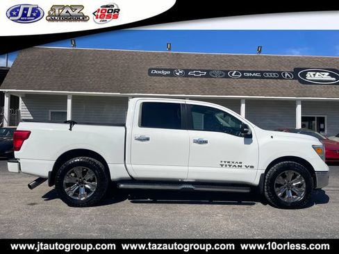 Used 2019 Nissan Titan SV w/ SV Convenience Package AWD/4WD image 8