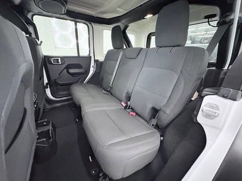 Used 2018 Jeep Wrangler Unlimited Sport S image 12