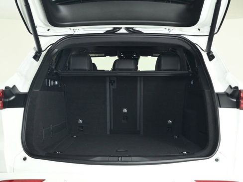 Used 2025 Maserati Grecale GT image 28