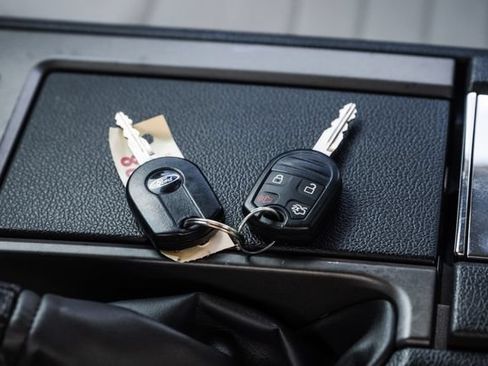 Used 2011 Ford Mustang GT Premium w/ Comfort Pkg RWD image 70