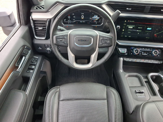 Used 2025 GMC Sierra 2500 Denali w/ Denali Reserve Package AWD/4WD image 3