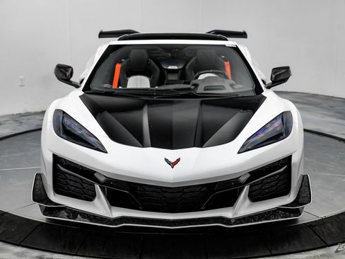 Used 2023 Chevrolet Corvette Z06 w/ Z07 Performance Package image 33