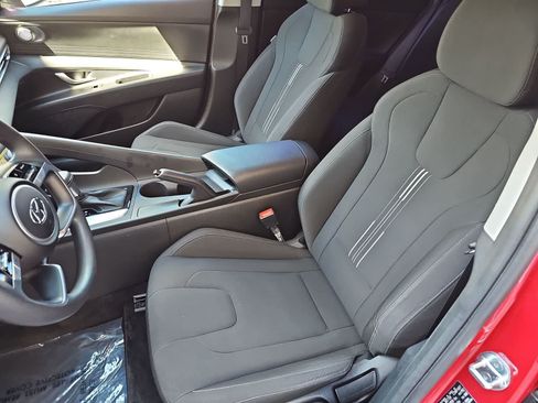 Used 2021 Hyundai Elantra SEL FWD image 15