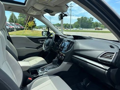 Used 2020 Subaru Forester Premium AWD/4WD image 25
