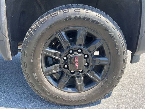 Used 2024 GMC Sierra 2500 AT4 w/ Technology Package AWD/4WD image 27
