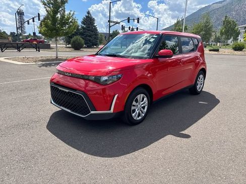 Used 2025 Kia Soul LX FWD image 7