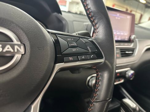 Used 2023 Nissan Altima 2.5 SR image 17