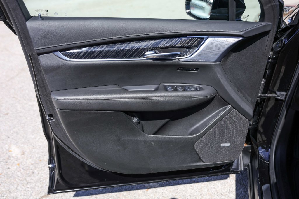 Used 2025 Cadillac XT6 Premium Luxury FWD image 25
