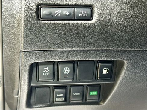 Used 2020 Nissan Rogue S image 12