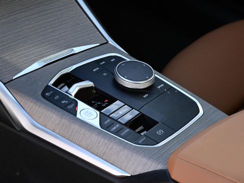 Used 2025 BMW 330i xDrive Sedan w/ Convenience Package image 23