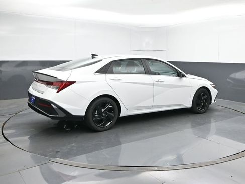 New 2026 Hyundai Elantra SEL Sport Premium FWD image 5
