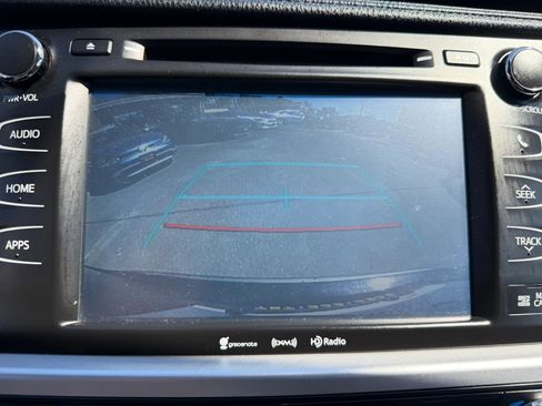 Used 2017 Toyota Highlander XLE AWD/4WD image 32