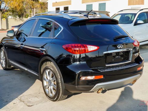 Used 2017 INFINITI QX50 Sport Utility 4D w/ Premium Package image 4