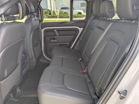 Used 2026 Land Rover Defender 110 X-Dynamic SE image 13