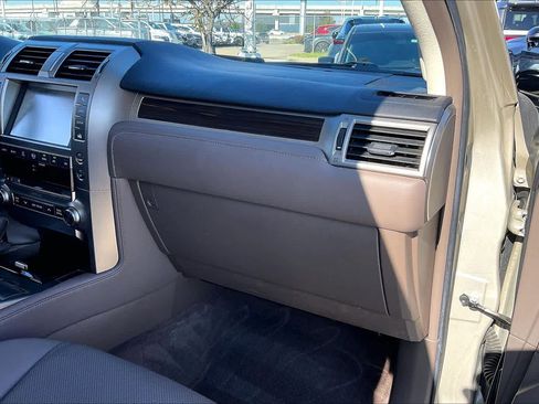 Used 2016 Lexus GX 460 image 15