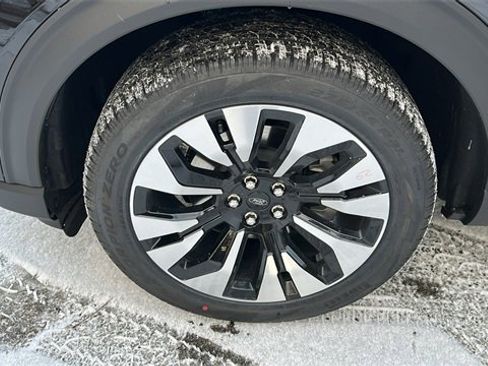 New 2026 Ford Explorer Platinum w/ LUX Leather Package image 32