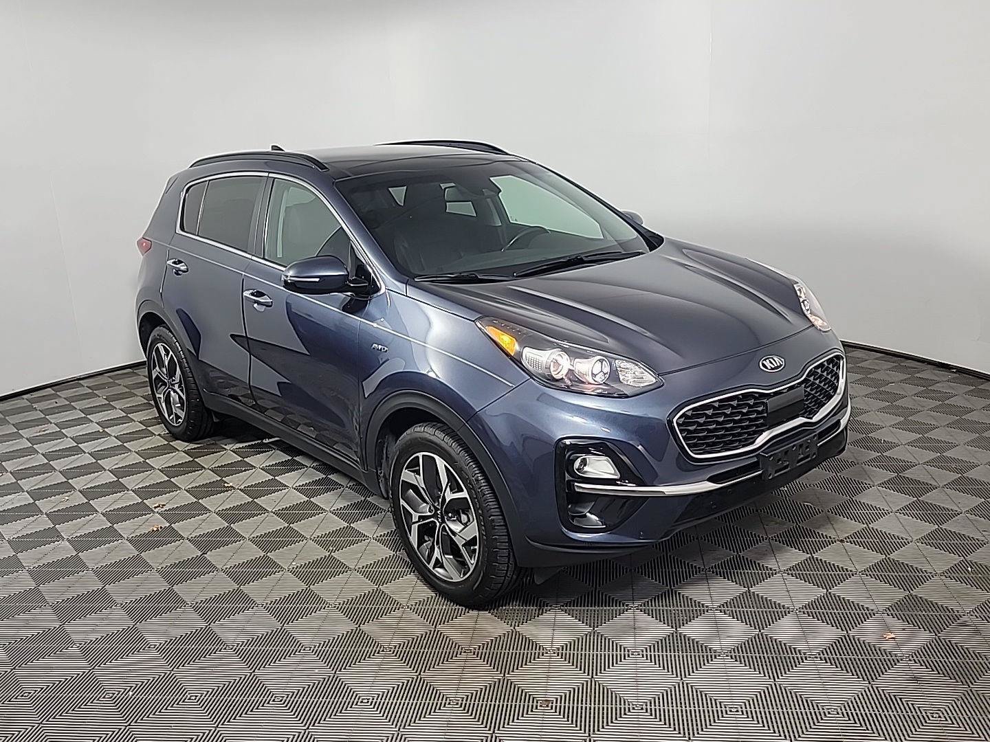 Used 2020 Kia Sportage EX w/ Option Group 15 AWD/4WD image 2