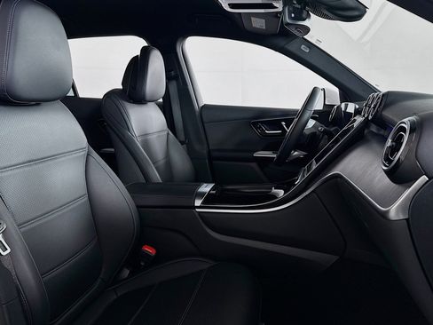 Certified 2026 Mercedes-Benz GLC 300 image 8