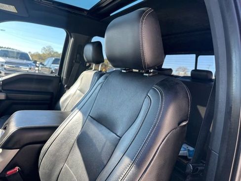 Used 2016 Ford F150 Lariat image 11