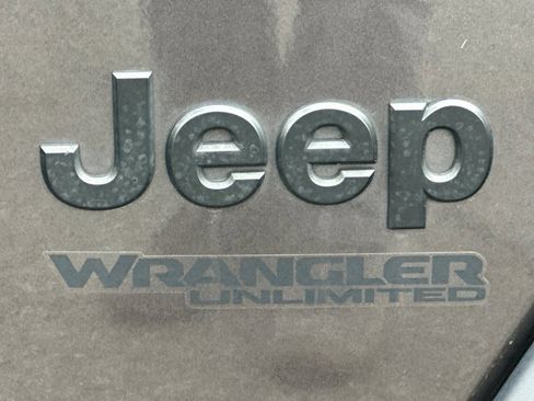 Used 2021 Jeep Wrangler Unlimited Sport image 38