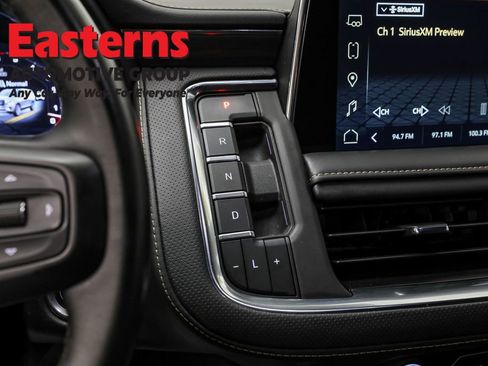 Used 2024 GMC Yukon XL SLT image 13