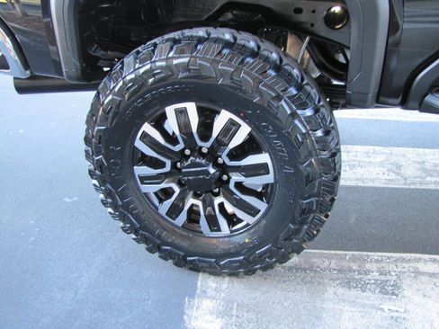 Used 2024 GMC Sierra 2500 SLE w/ SLE Convenience Package image 31