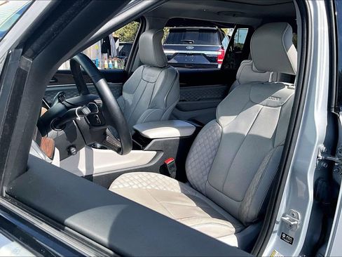 Used 2022 Jeep Grand Cherokee L Summit w/ Luxury Tech Group V image 20