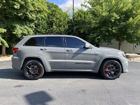 Used 2021 Jeep Grand Cherokee SRT AWD/4WD image 10