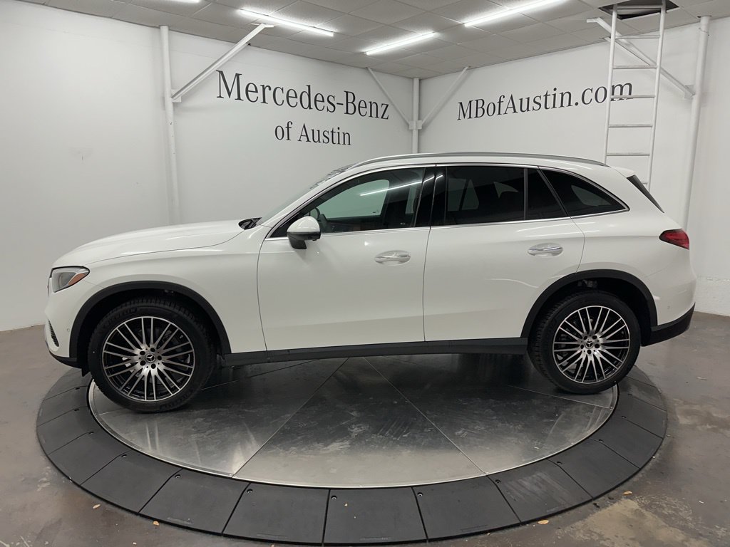 Used 2026 Mercedes-Benz GLC 300 image 4