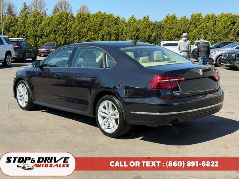 Used 2019 Volkswagen Passat 2.0T Wolfsburg w/ Wheels & Sunroof Package FWD image 3