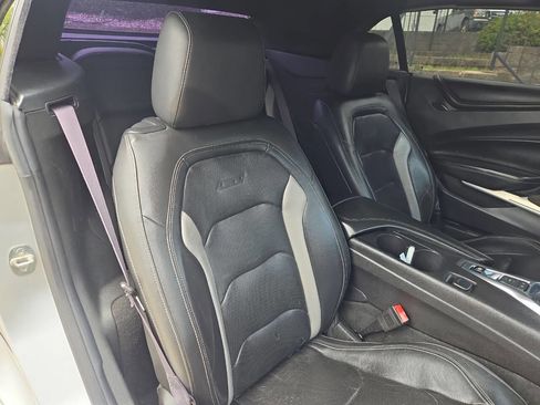 Used 2017 Chevrolet Camaro SS RWD image 28