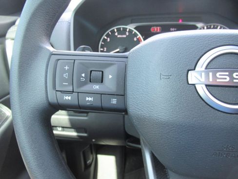 Used 2026 Nissan Rogue S FWD image 23