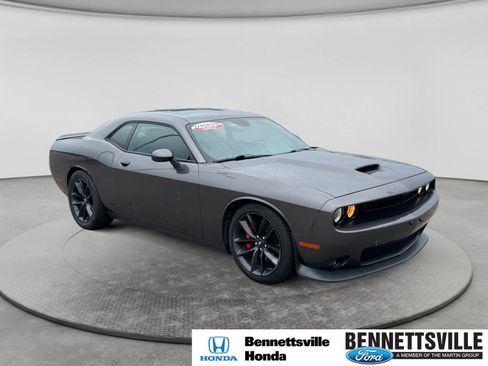 Used 2022 Dodge Challenger GT w/ Plus Package RWD image 3