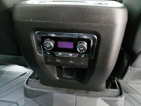Certified 2026 Chevrolet Suburban High Country AWD/4WD image 21