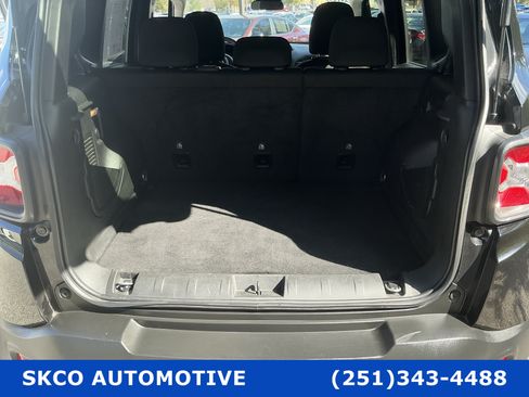 Used 2023 Jeep Renegade Altitude AWD/4WD image 21