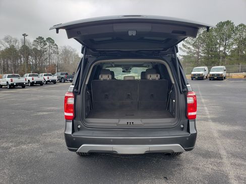 Used 2021 Ford Expedition XLT image 9