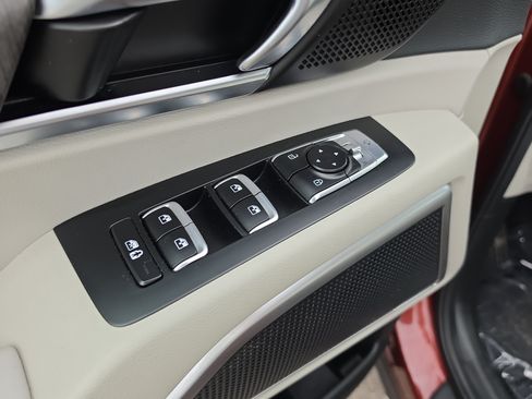 Certified 2024 Kia Telluride EX w/ EX Captain's Chair Package FWD image 20