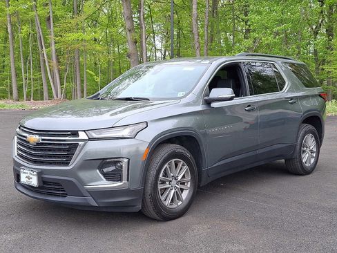 Used 2023 Chevrolet Traverse LT w/ LPO, Roadside Safety Package AWD/4WD image 3