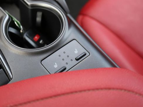 Used 2021 Toyota Camry XSE image 28