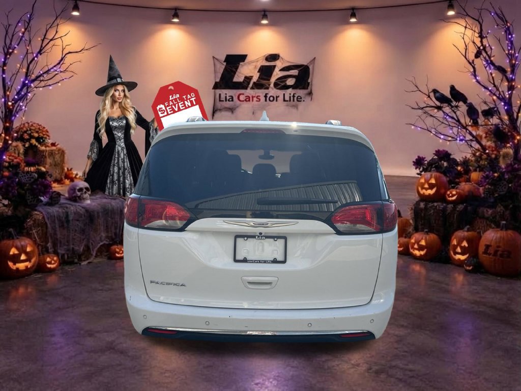 Certified 2020 Chrysler Pacifica Touring FWD image 5