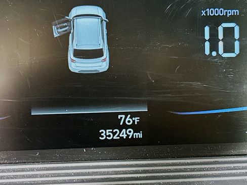 Used 2023 Hyundai Venue SEL w/ Cargo Package image 19