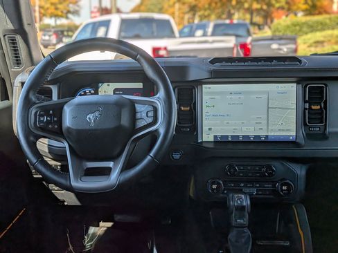 Used 2024 Ford Bronco Badlands image 30