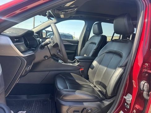 Used 2024 Jeep Grand Cherokee Limited w/ Luxury Tech Group II AWD/4WD image 6