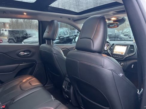 Used 2021 Jeep Cherokee Trailhawk w/ Sun, Sound & Nav Group image 26