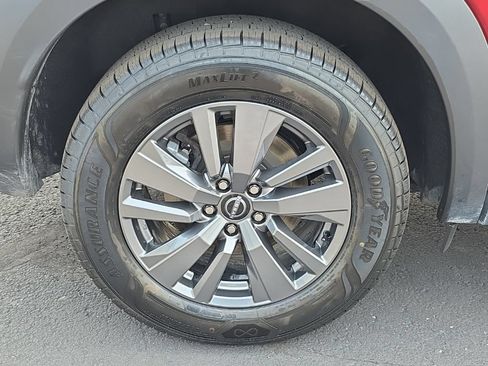 Used 2024 Nissan Pathfinder SV AWD/4WD image 18